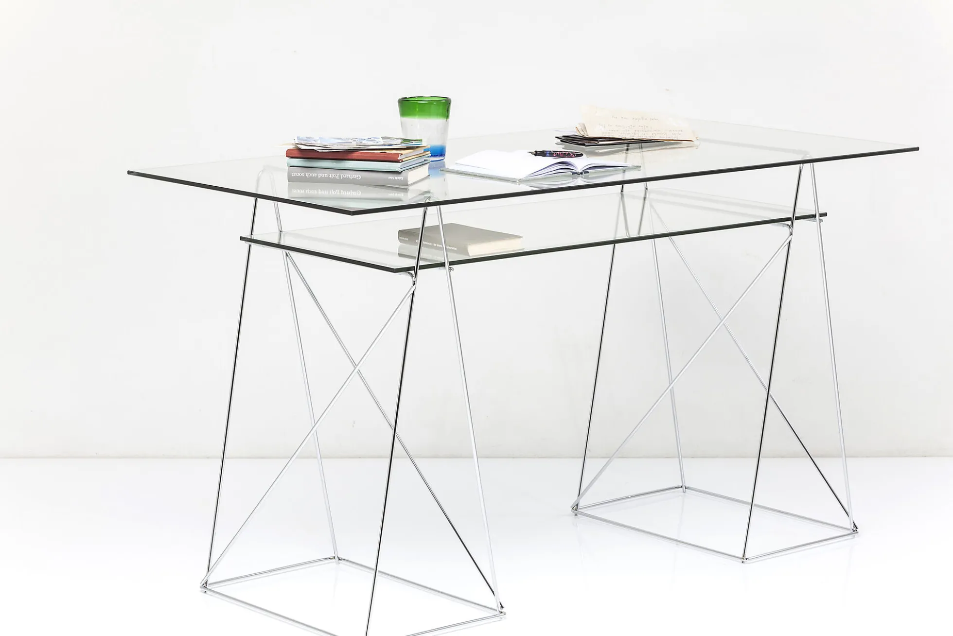 Biurko Polar 135x65 cm transparentne blat 8 mm