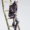 Figurka dekoracyjna Climbing Man 9x41 cm