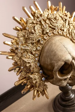 Figurka dekoracyjna King Skull 34x42 cm