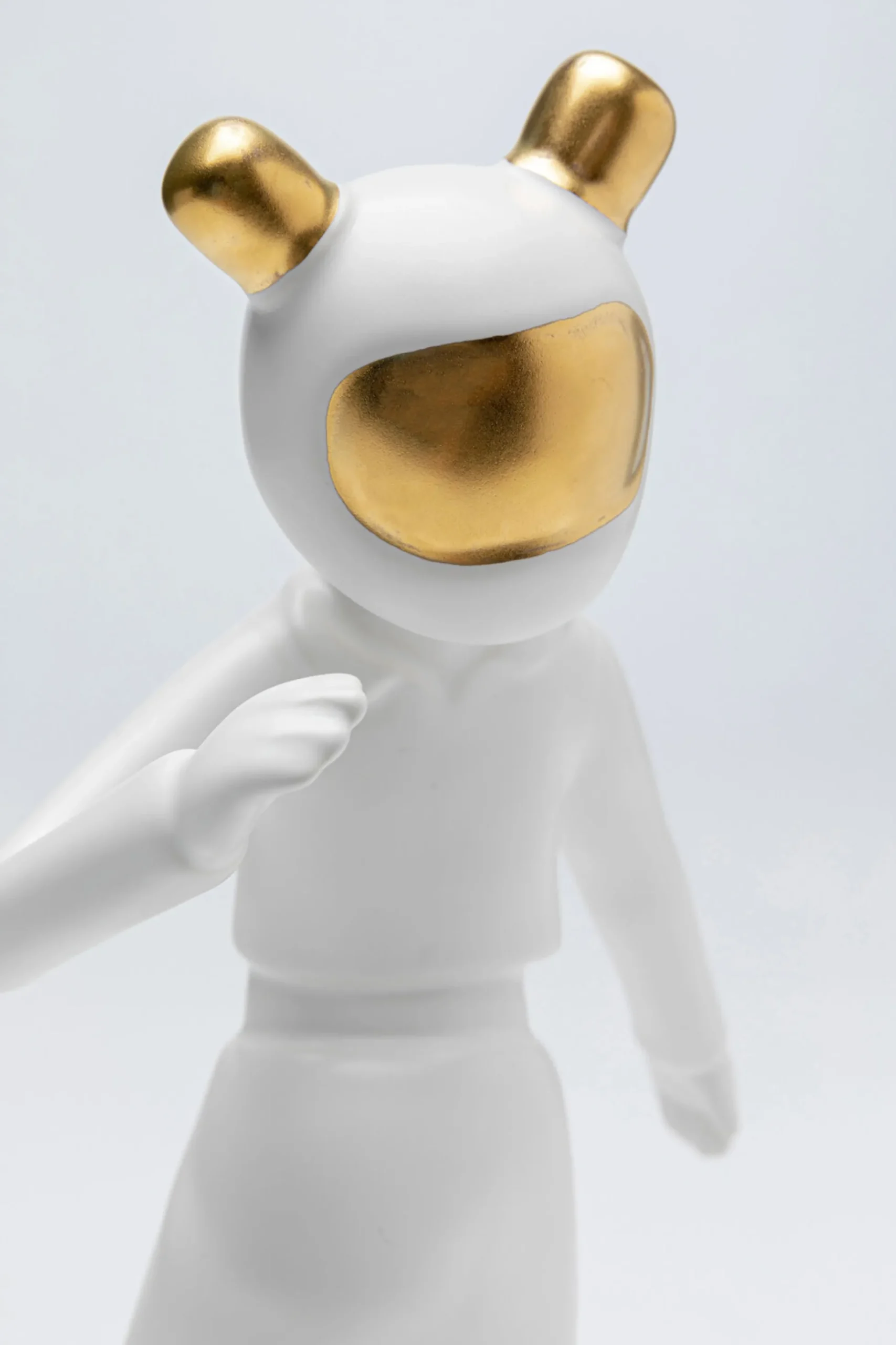 Figurka dekoracyjna skater astronauta biała 17x33 cm