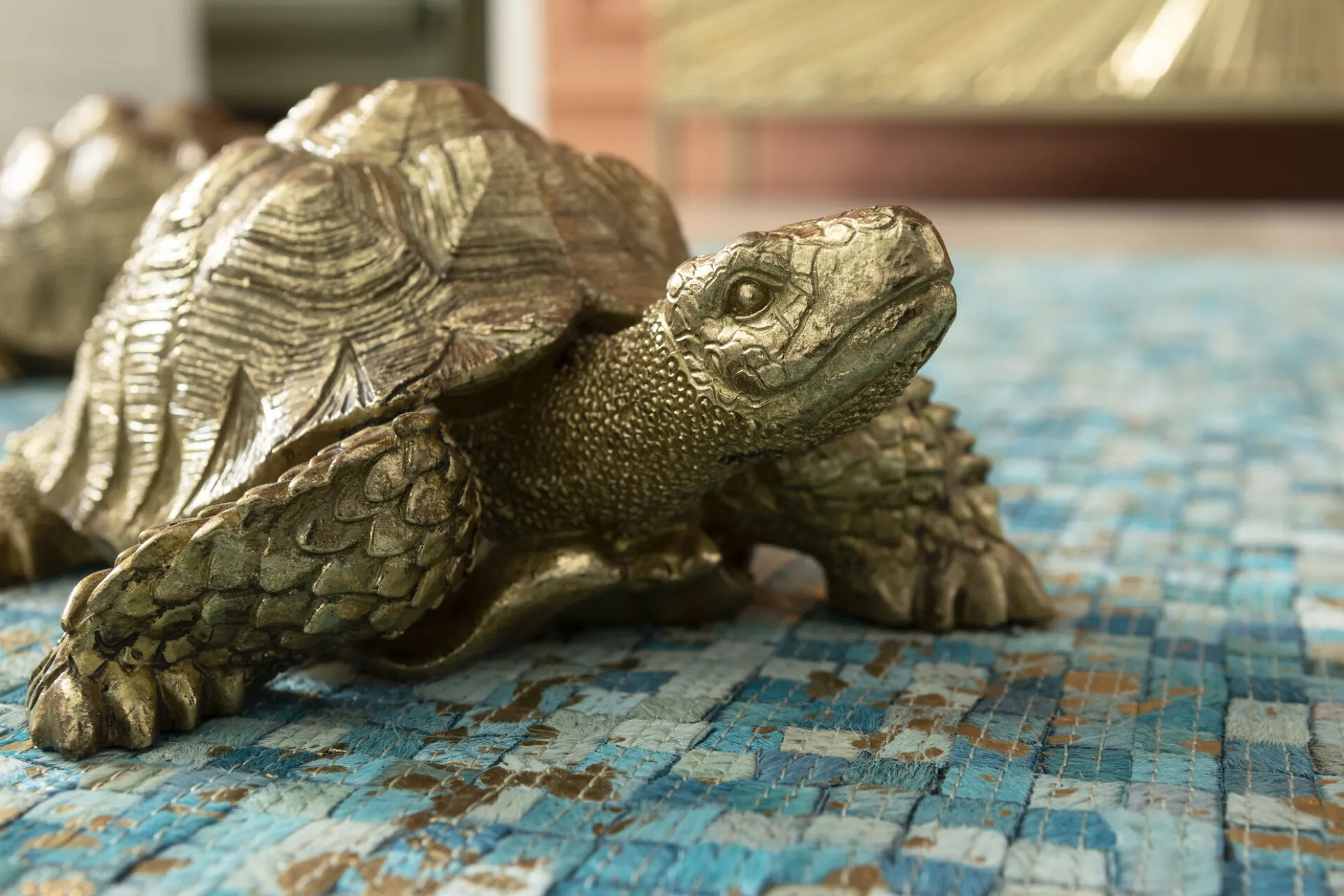 Figurka dekoracyjna Turtle 26x20 cm złota