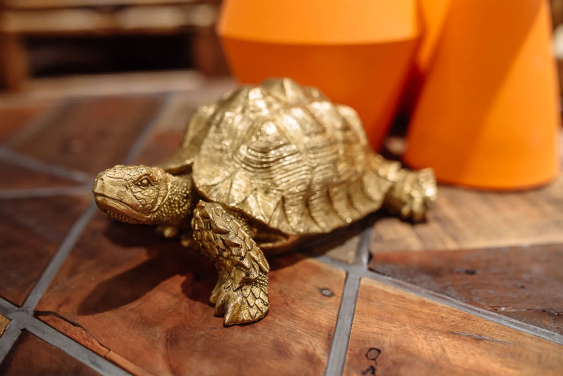 Figurka dekoracyjna Turtle 26x20 cm złota