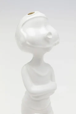Figurka dekoracyjna z ceramiki biała 29 cm dziewczyna ze złotą piłką