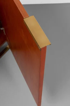 Komoda 3-drzwiowa fornir orzechowy nogi złote stalowe 160x78 cm front efekt 3D