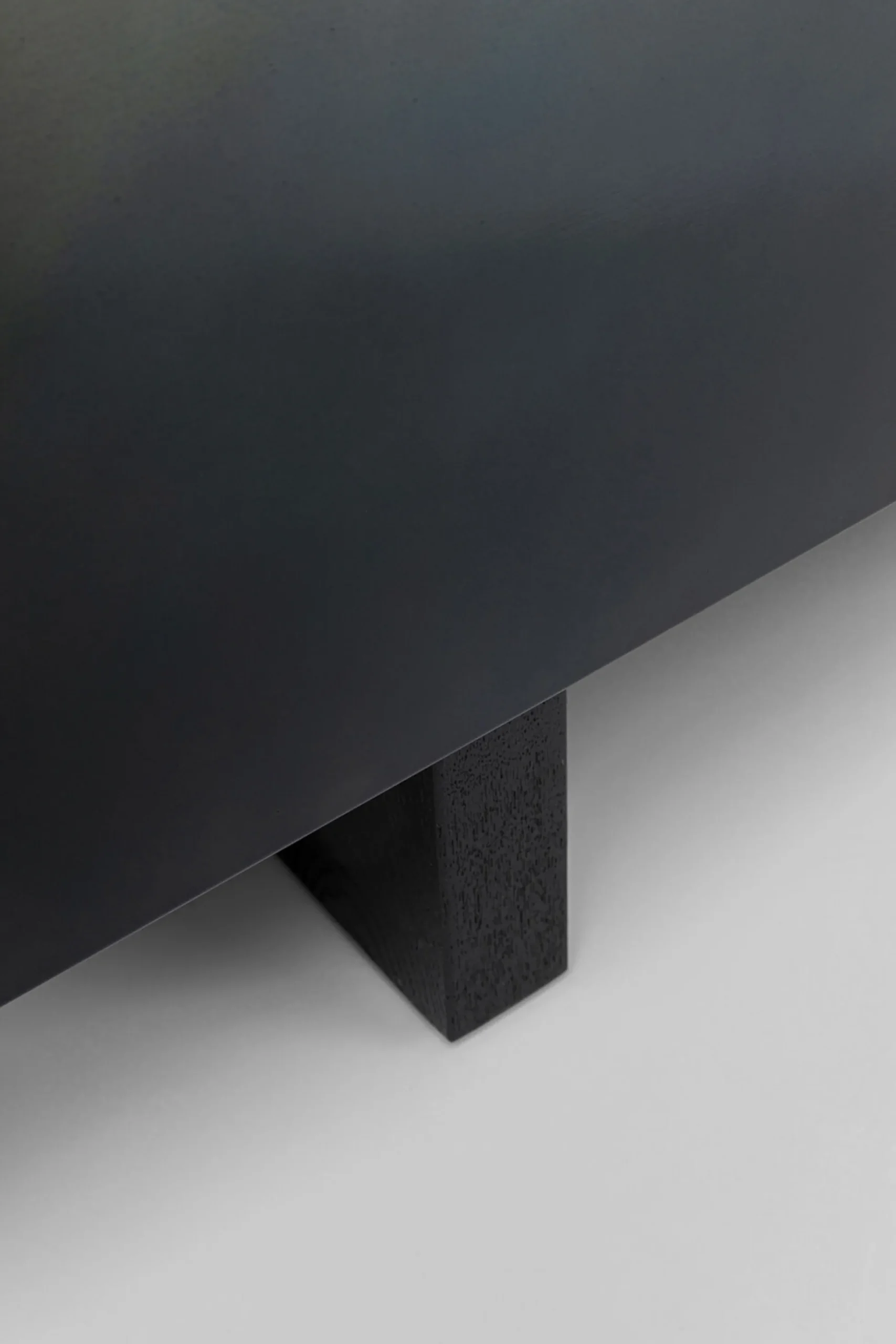 Komoda nowoczesna 4-drzwiowa do salonu front czarno-złoty 160x78 cm