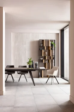 Krzesło obrotowe z podłokietnikami Coco 53x84 cm kremowe