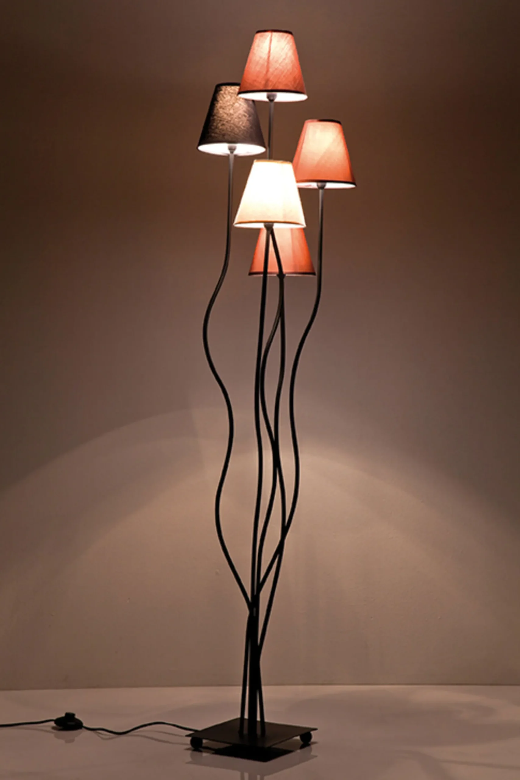 Lampa podłogowa Flexible Mocca 40x163 cm