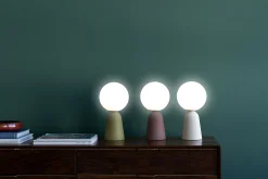 Lampa stołowa beżowa klosz szklana kula Ø16x31 cm