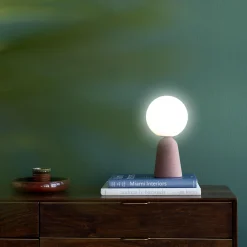 Lampa stołowa czerwona klosz szklana kula Ø16x31 cm