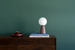 Lampa stołowa czerwona klosz szklana kula Ø16x31 cm