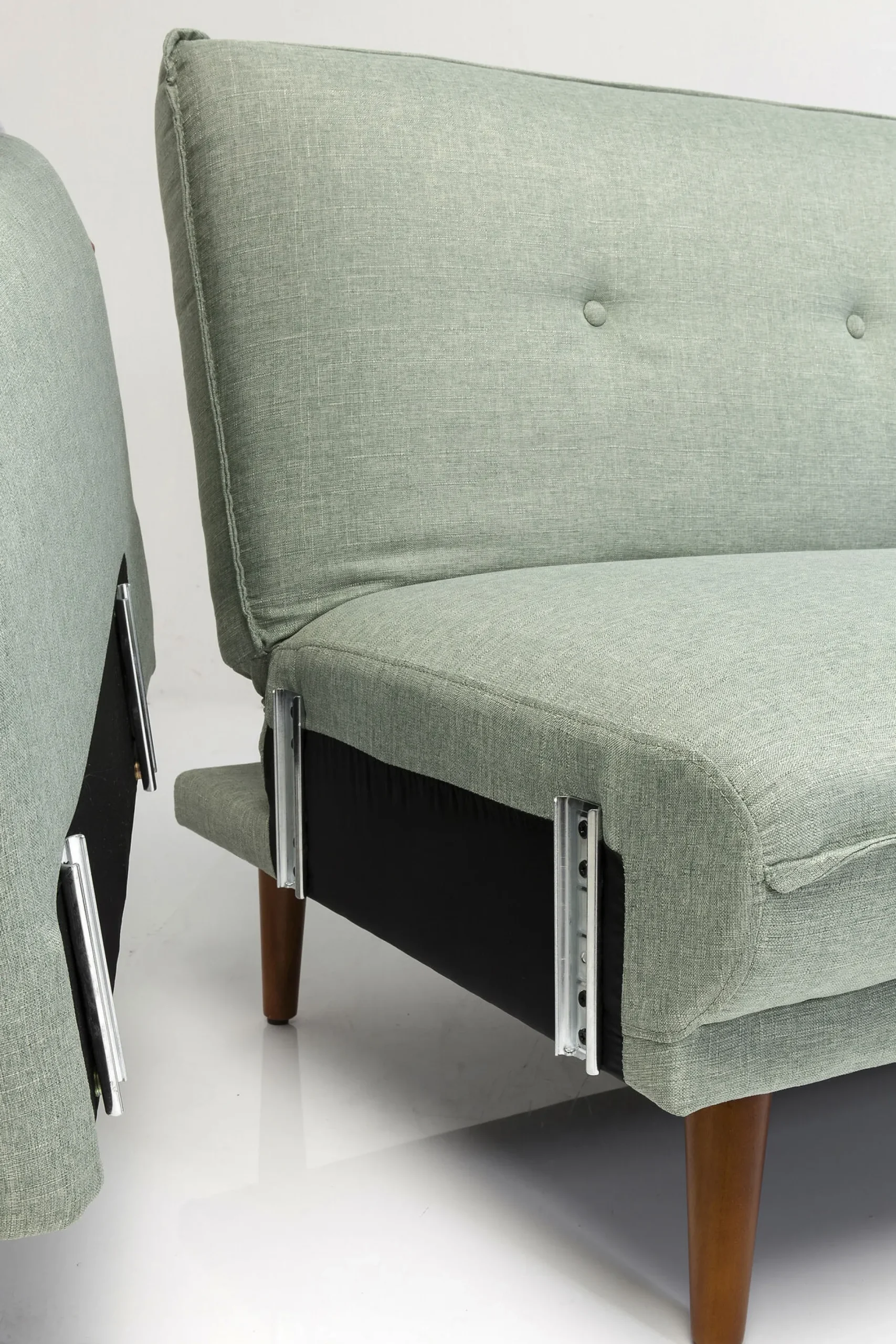 Sofa rozkładana z podłokietnikami 222x86 cm jasnozielona na brązowych nóżkach