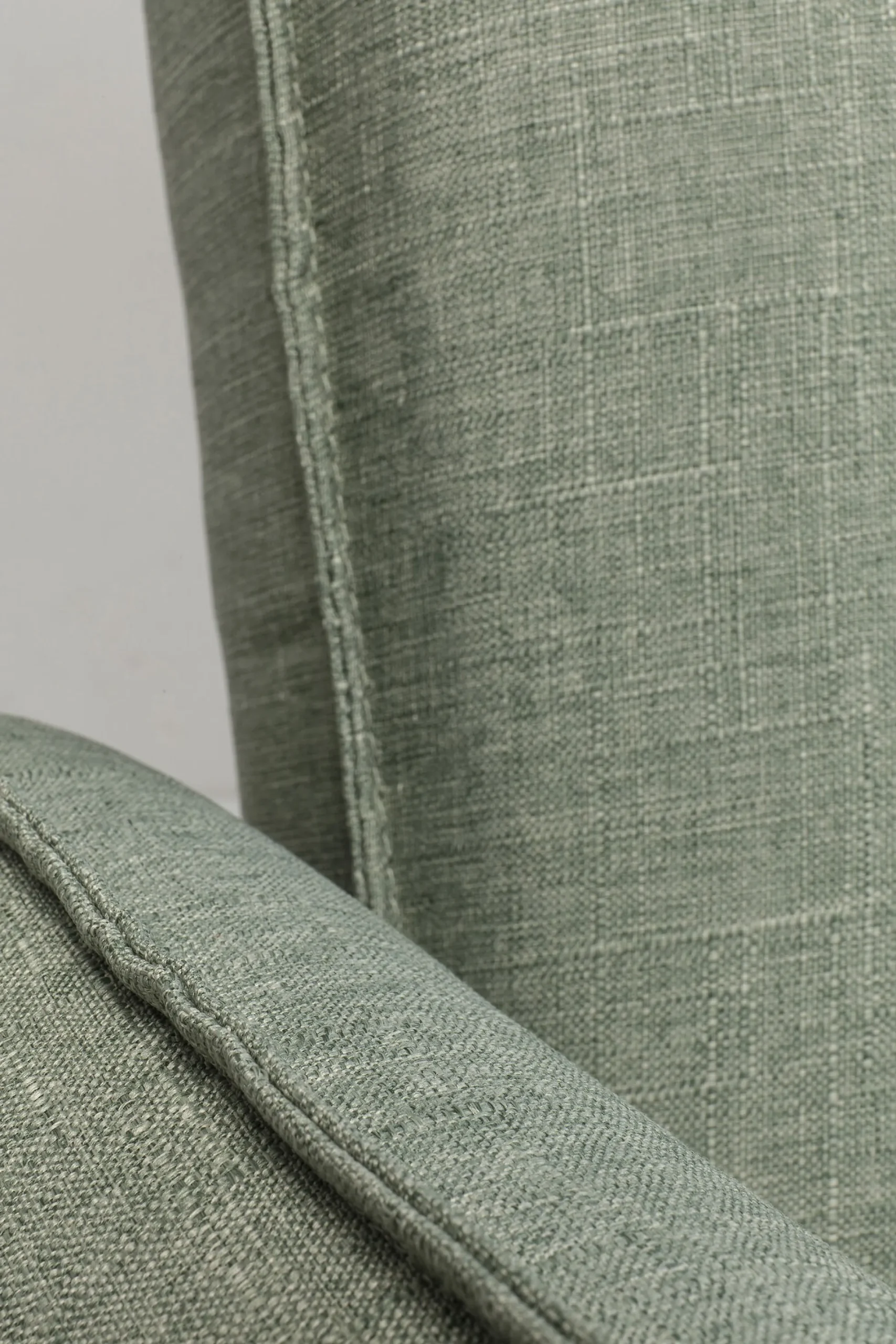 Sofa rozkładana z podłokietnikami 222x86 cm jasnozielona na brązowych nóżkach